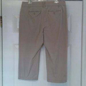 Ann Taylor Pants - Ann Taylor Loft Capri 8 Ann Taylor Pants - Ann Taylor Loft Capri 8